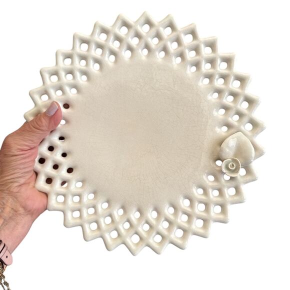 Vintage Rare Paper Windows Cream Perforated Rosebud Decorative Plate - Picture 5 of 10